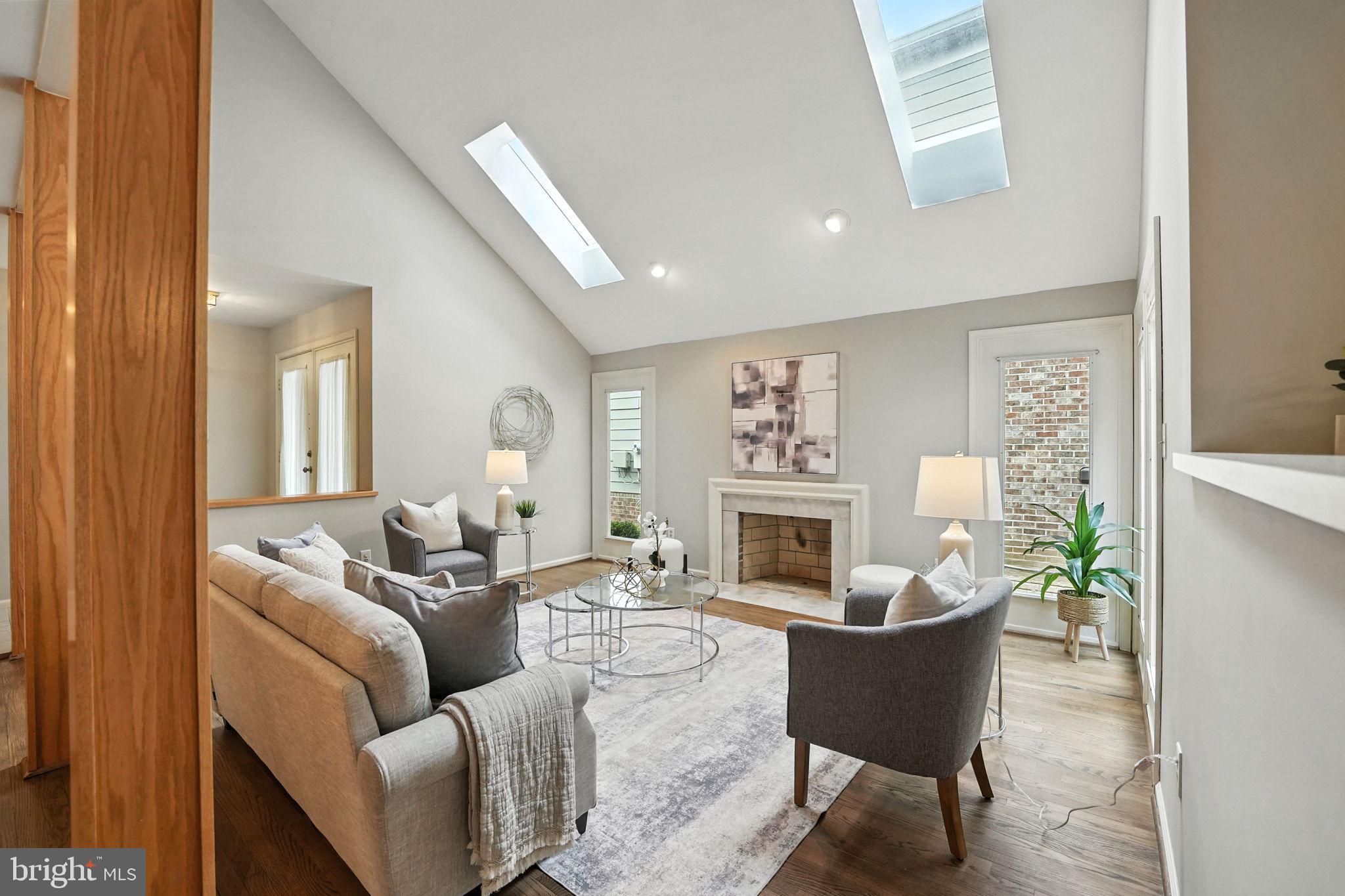 2907 Elmtop Ct