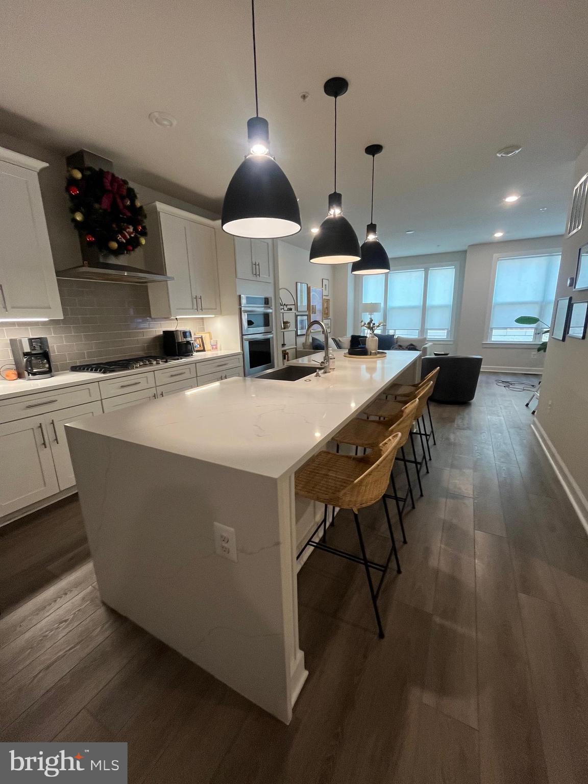 209 MARKET SQUARE NW 17