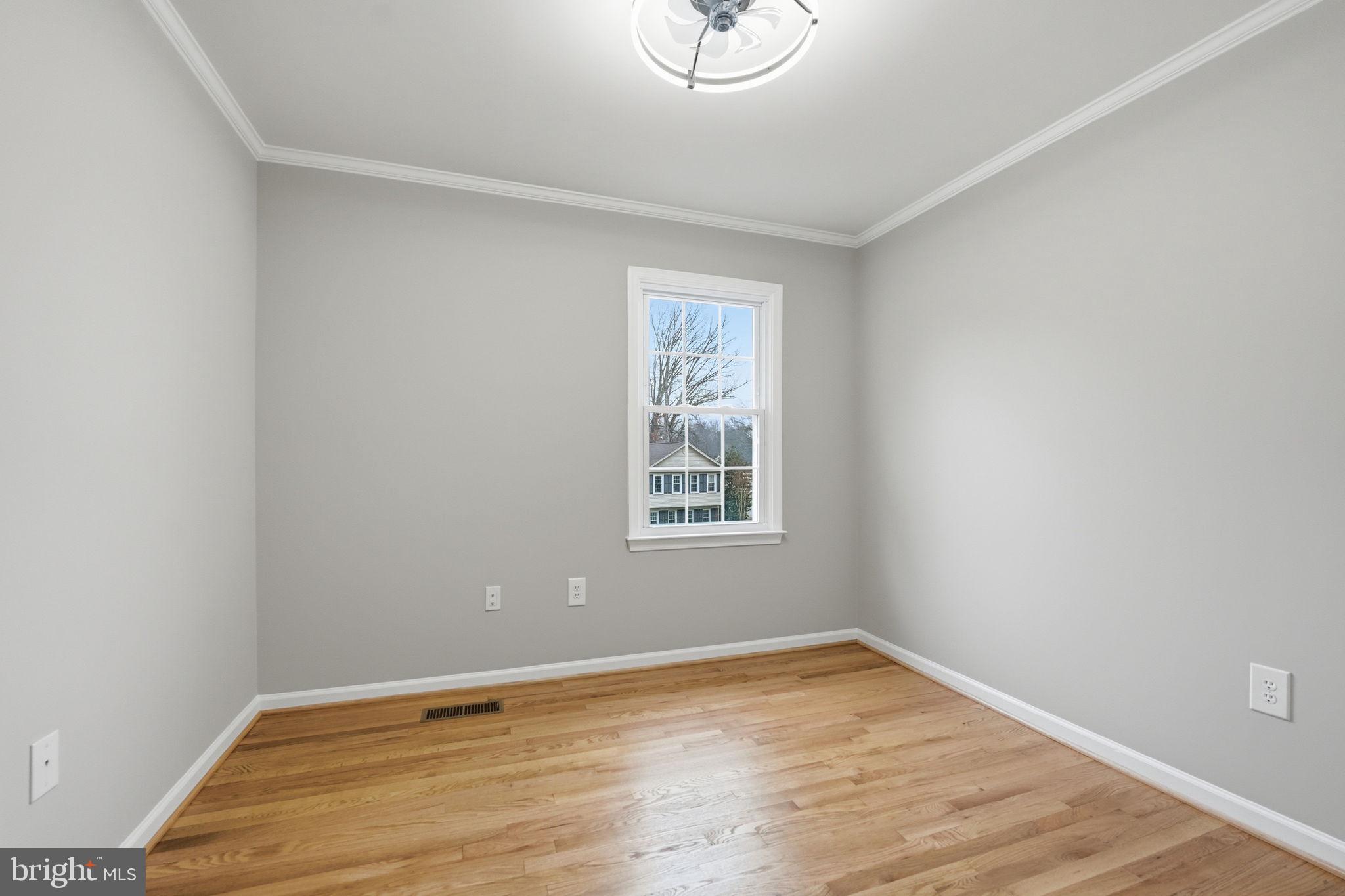 9438 WALLINGFORD DRIVE