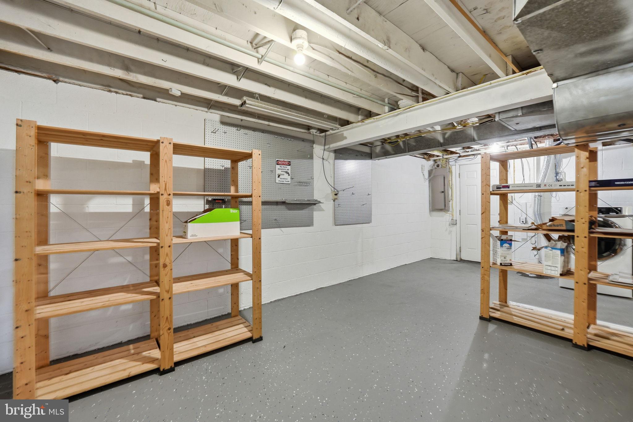 9438 WALLINGFORD DRIVE