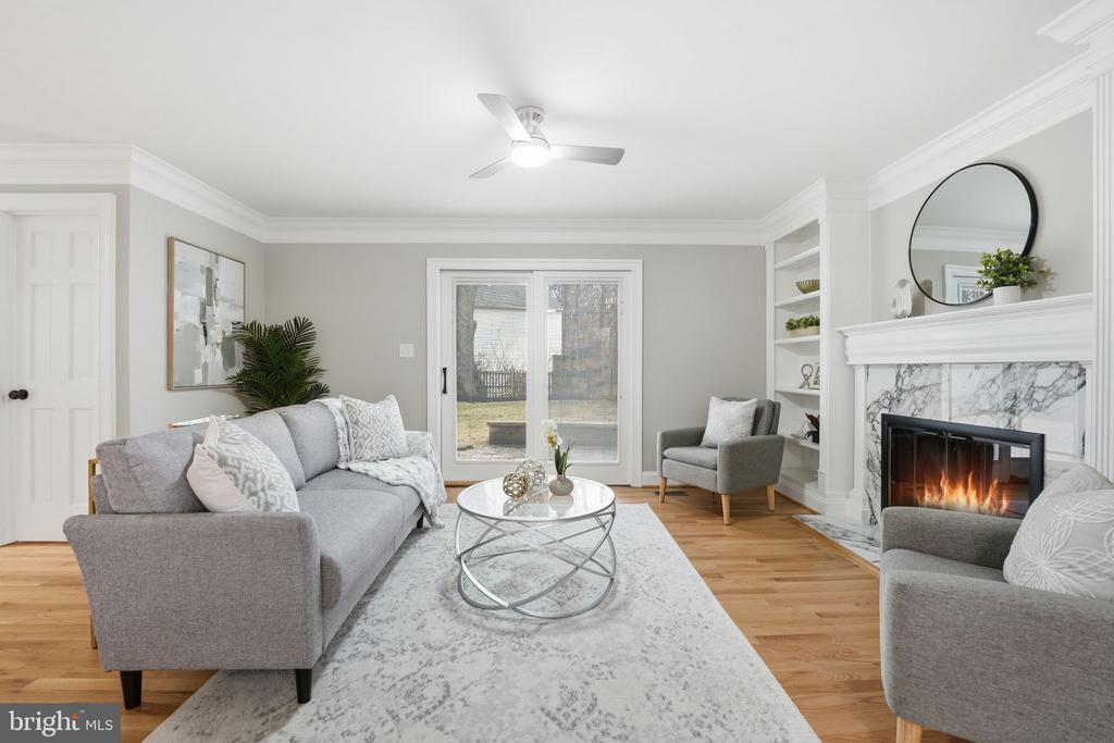 9438 WALLINGFORD DRIVE