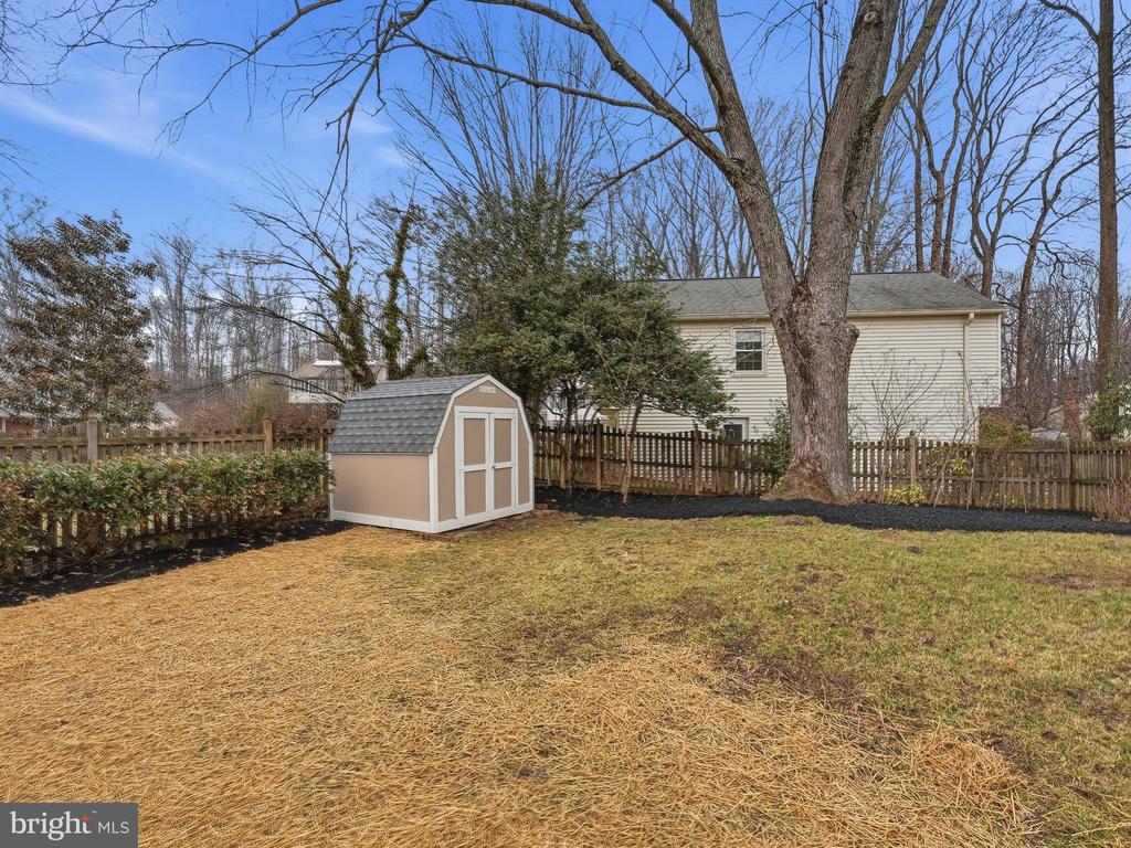 9438 WALLINGFORD DRIVE