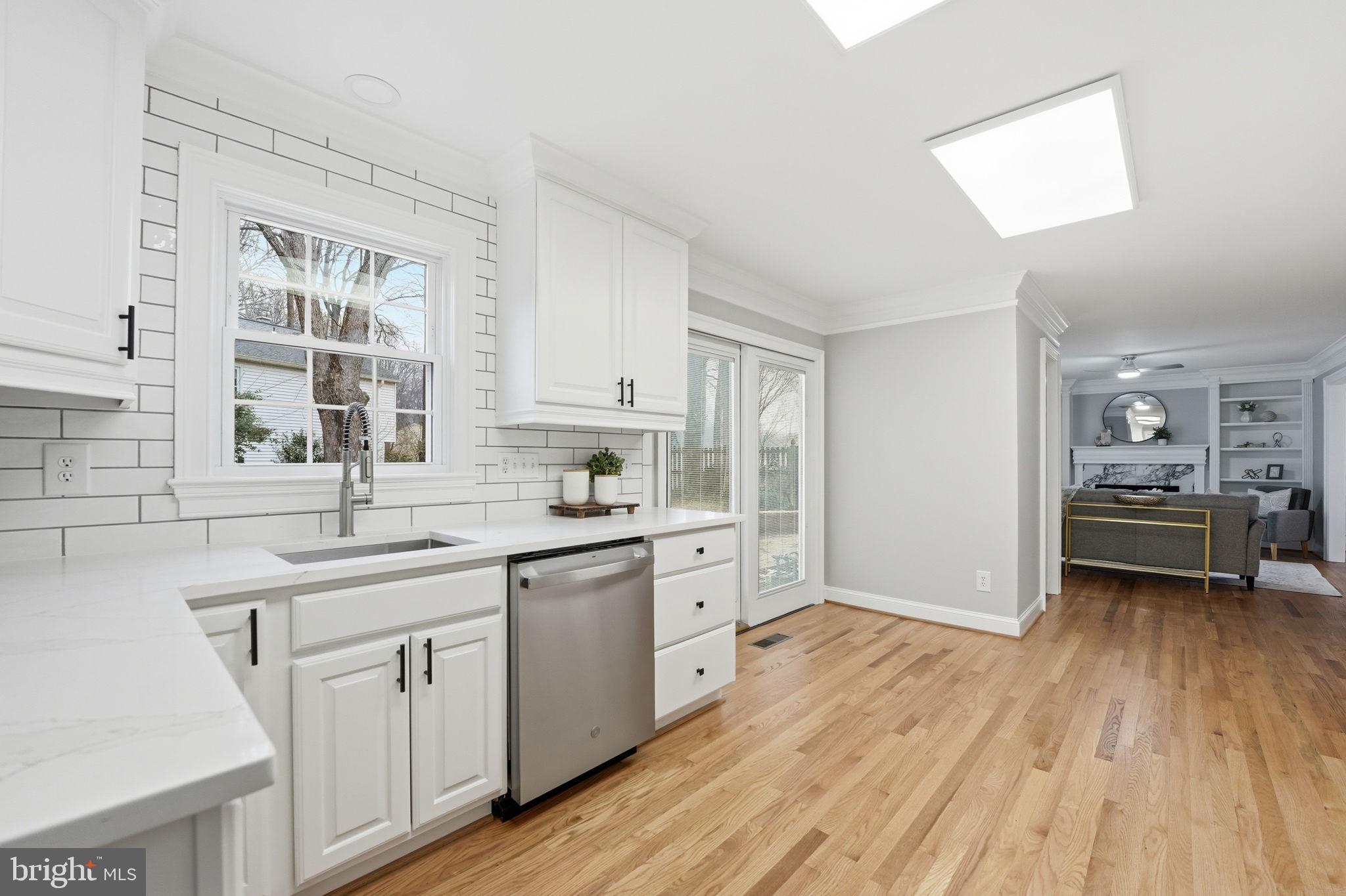 9438 WALLINGFORD DRIVE