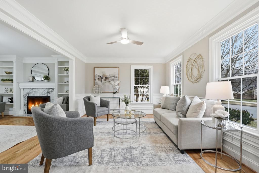 9438 WALLINGFORD DRIVE