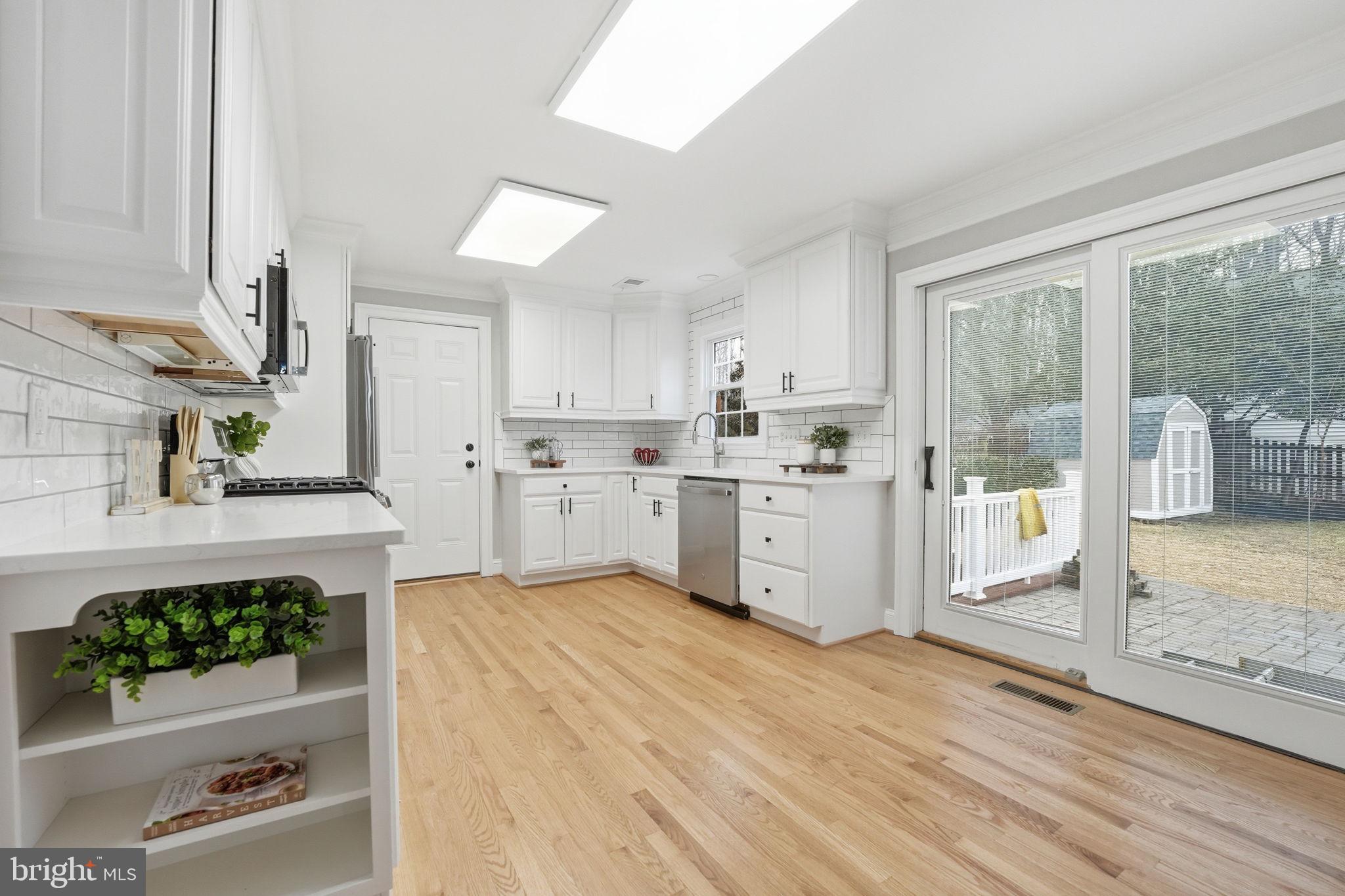 9438 WALLINGFORD DRIVE