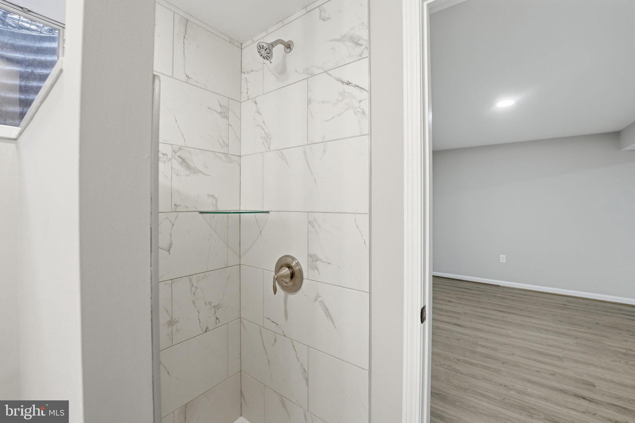 9438 WALLINGFORD DRIVE