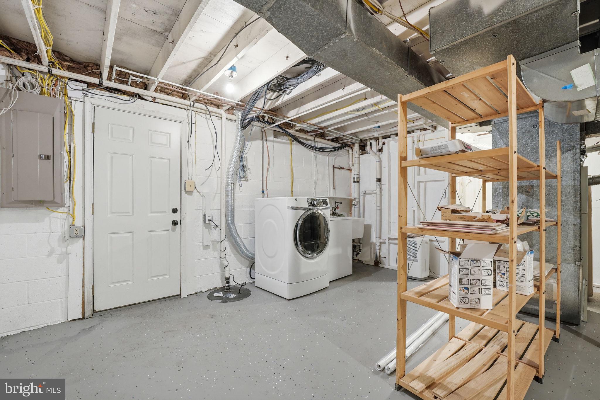 9438 WALLINGFORD DRIVE