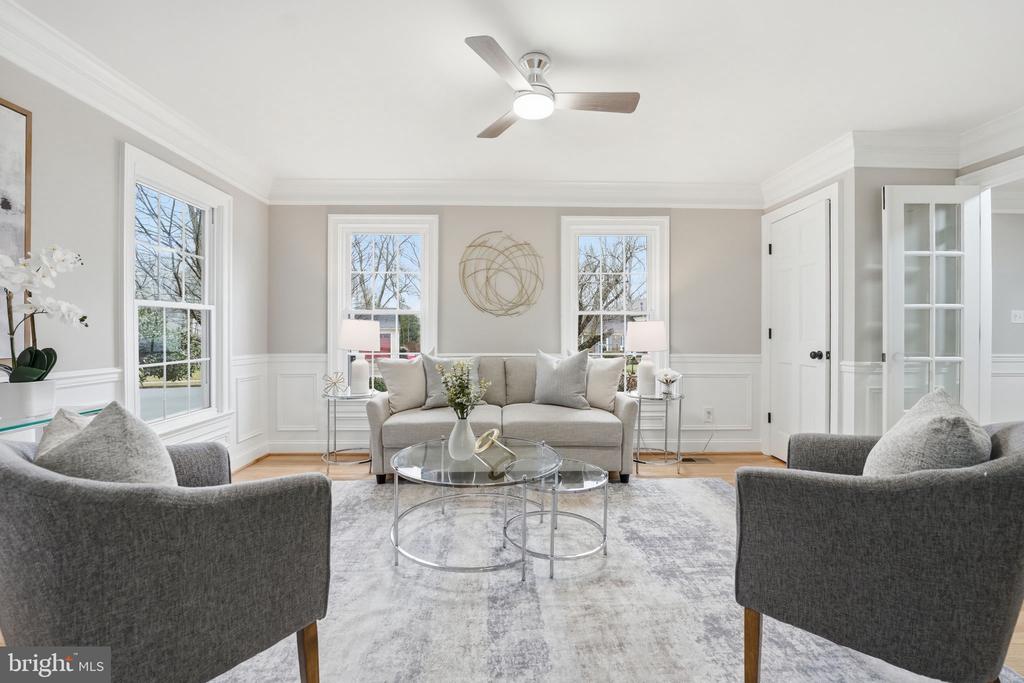 9438 WALLINGFORD DRIVE
