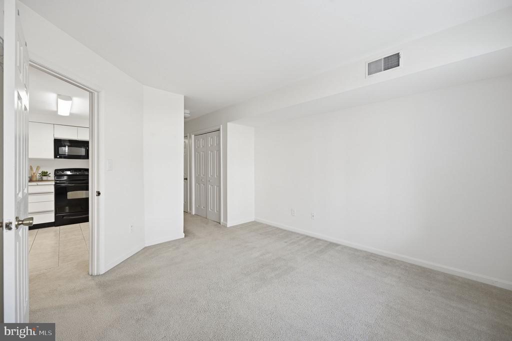 11240 HARBOR COURT 11240