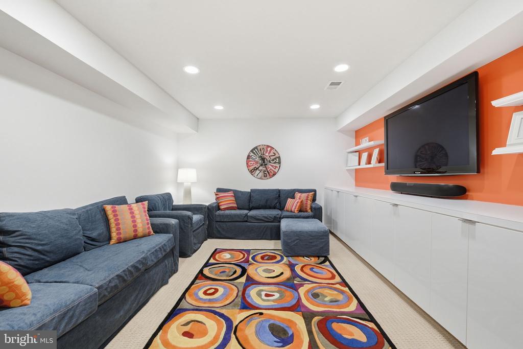 2707 PIONEER LANE