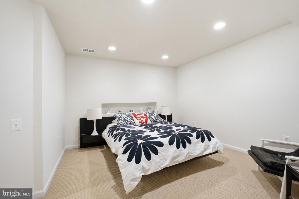 2707 PIONEER LANE