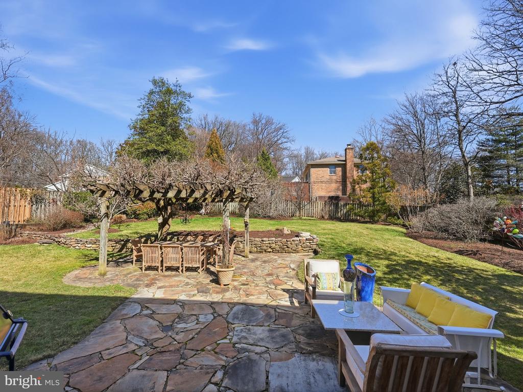 2707 PIONEER LANE