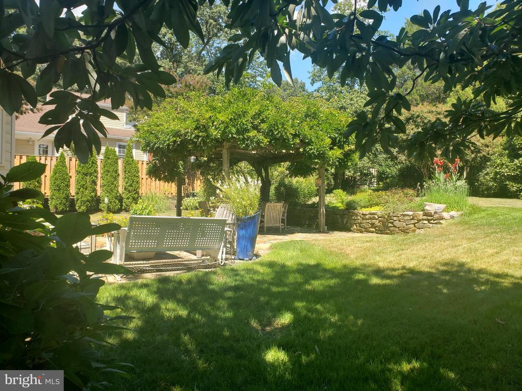 2707 PIONEER LANE