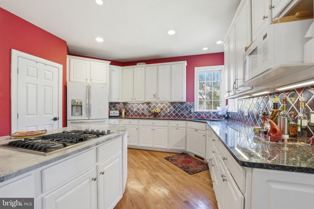 2707 PIONEER LANE