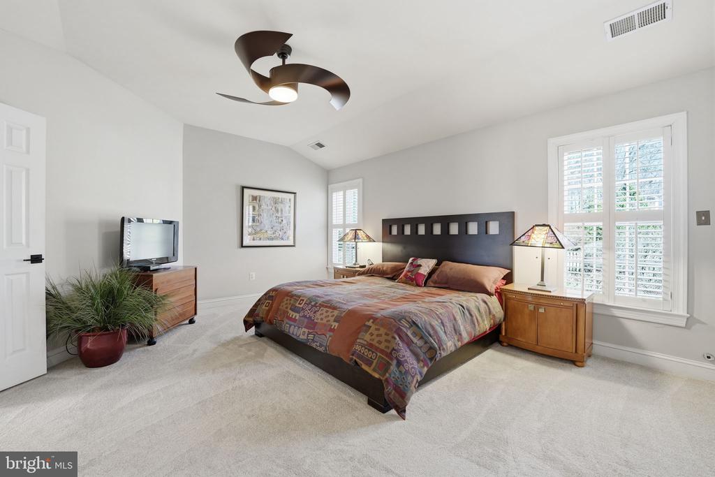 2707 PIONEER LANE
