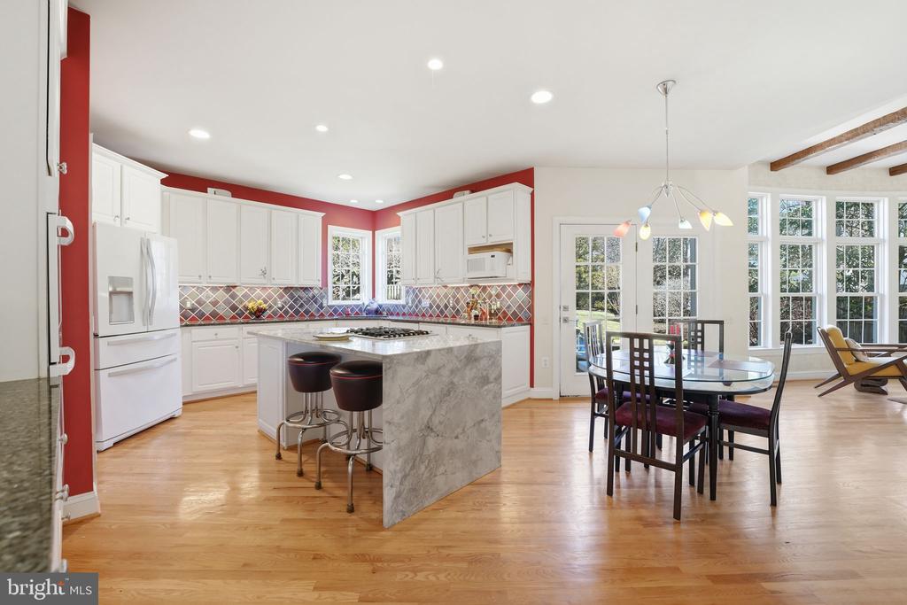 2707 PIONEER LANE