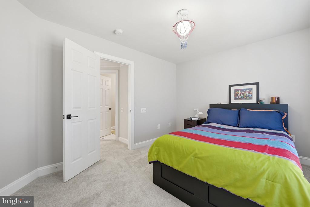 2707 PIONEER LANE