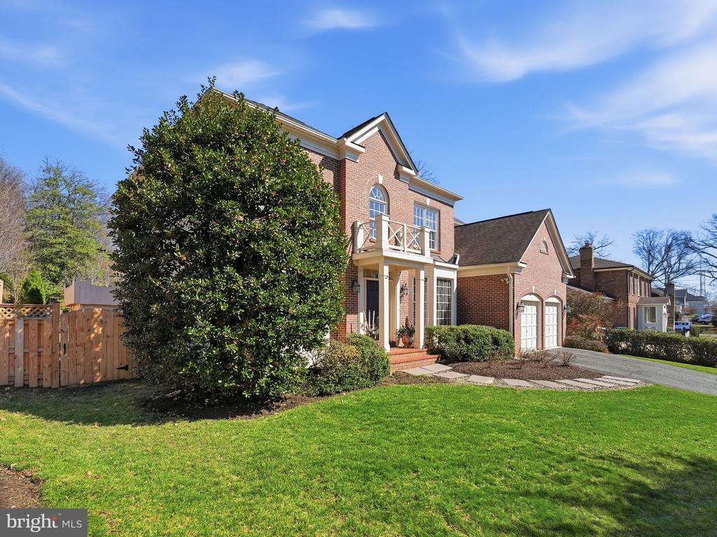2707 PIONEER LANE