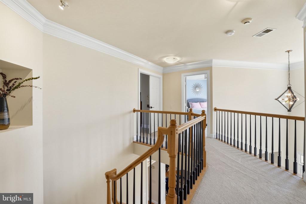 2707 PIONEER LANE