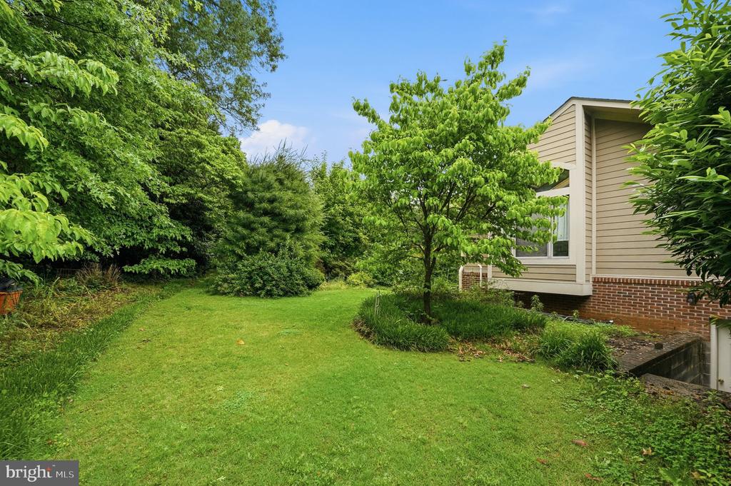 4920 BROOK HILLS DRIVE