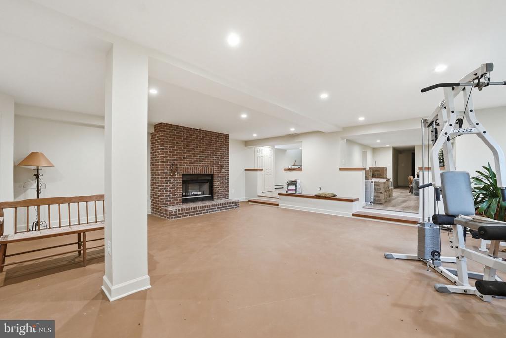 4920 BROOK HILLS DRIVE