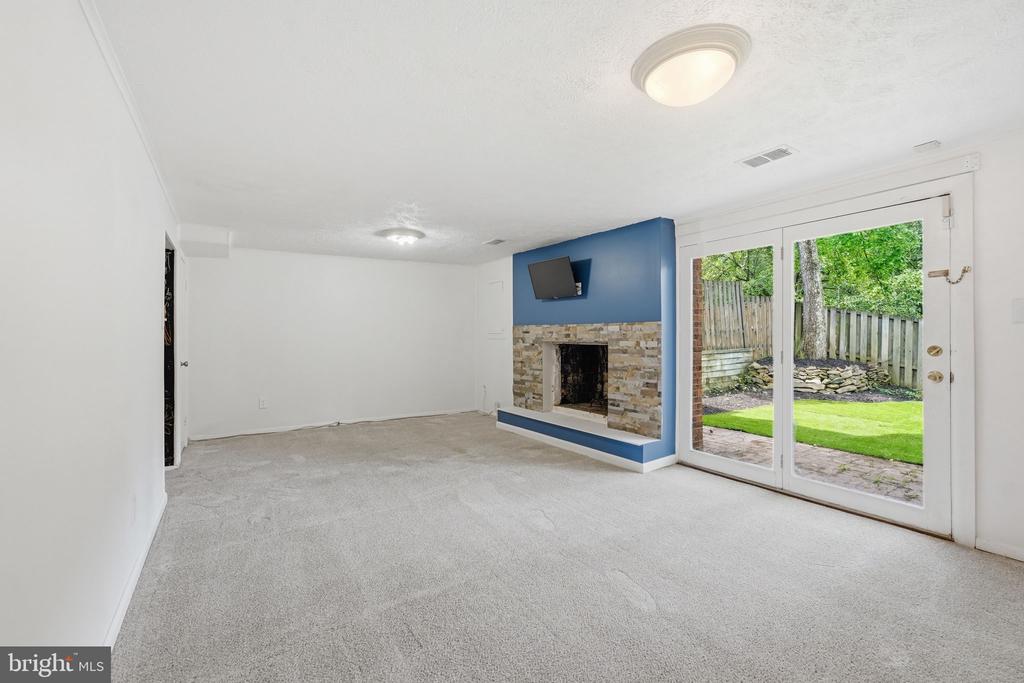 8260 GETTY COURT