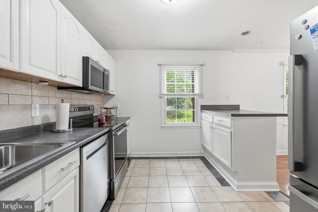 8260 GETTY COURT