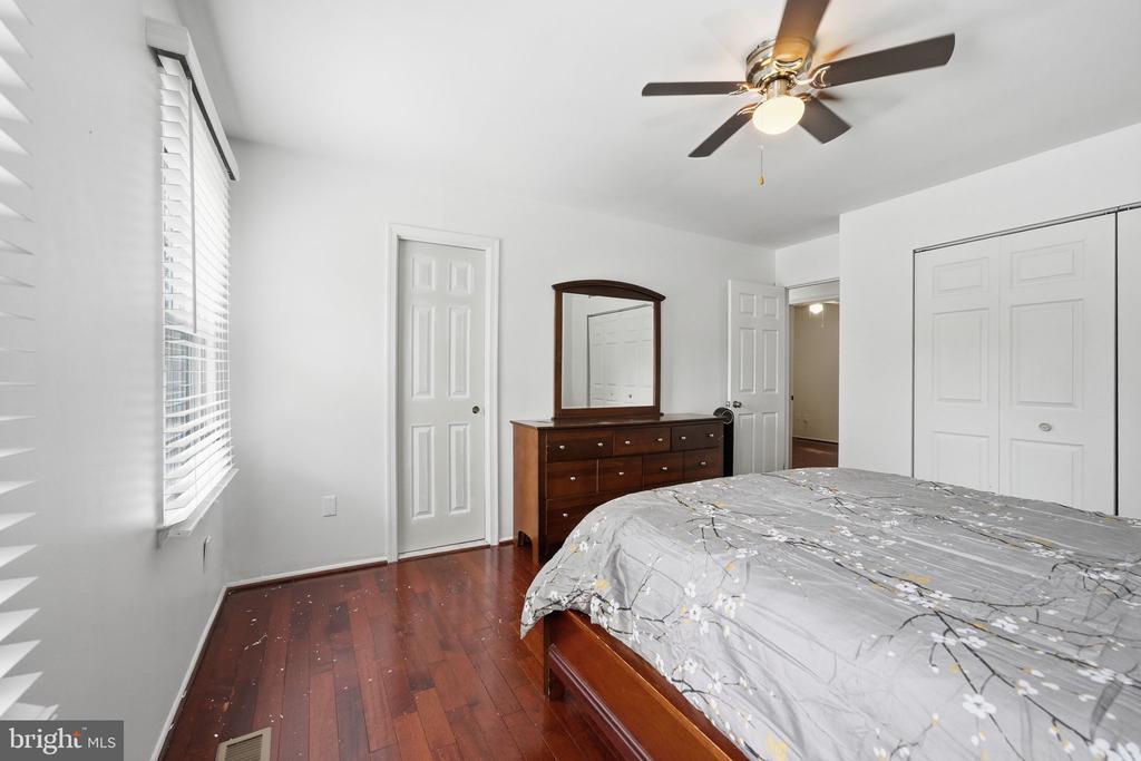8260 GETTY COURT