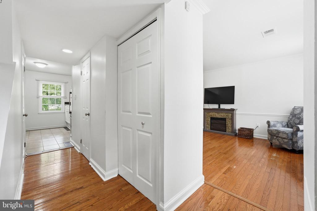 8260 GETTY COURT