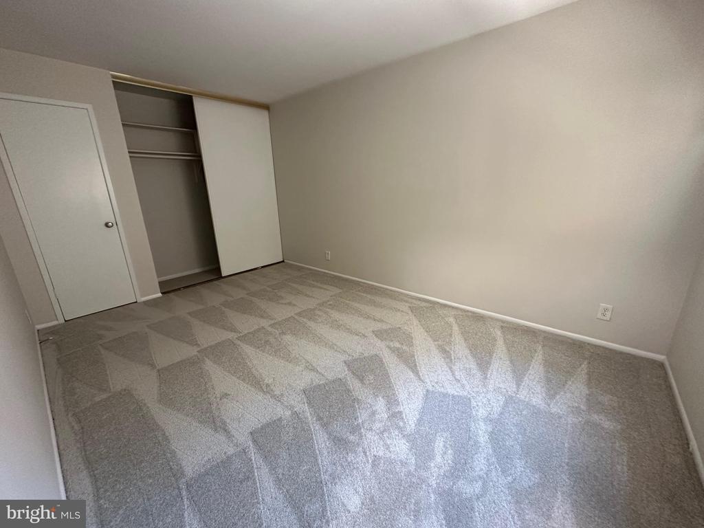 2503 GLENGYLE DRIVE Unit: 143