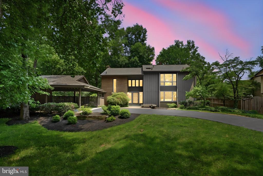3211 CHICHESTER LANE