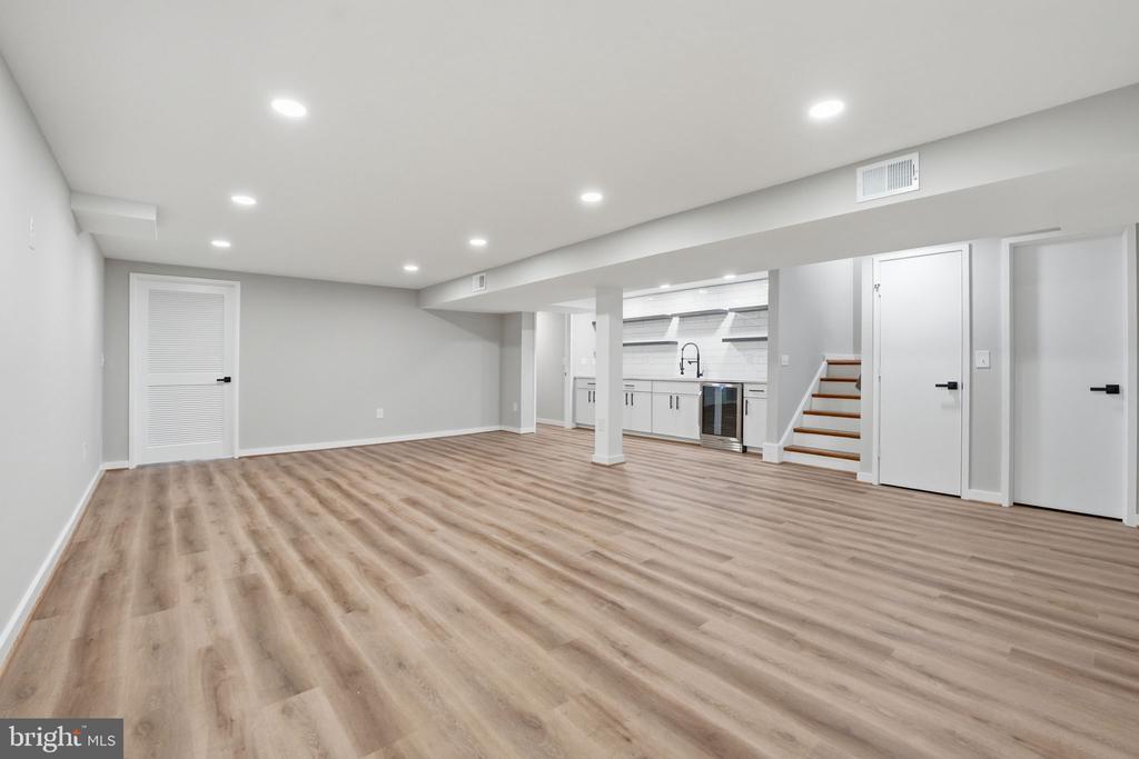3211 CHICHESTER LANE