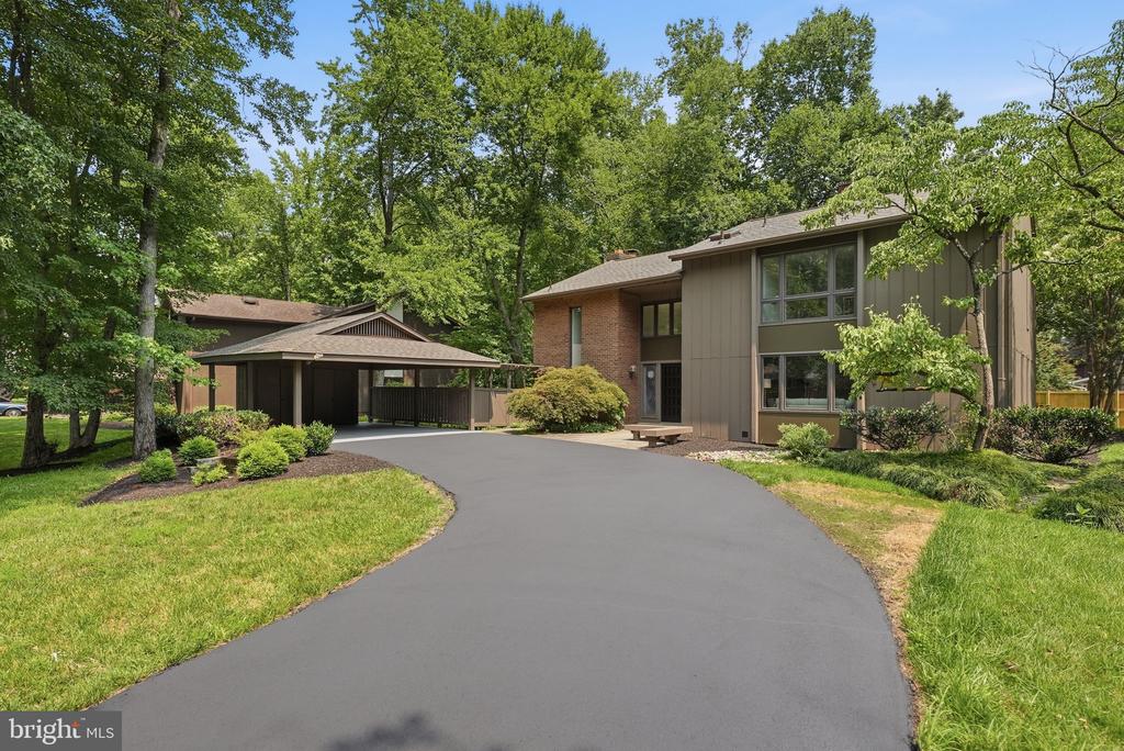 3211 CHICHESTER LANE