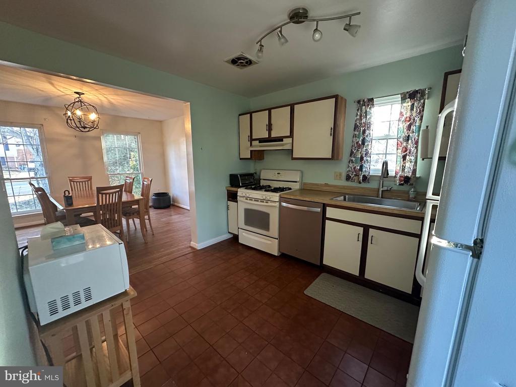 5372 SENECA COURT