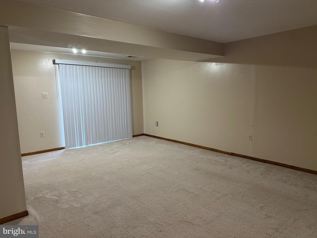 5372 SENECA COURT