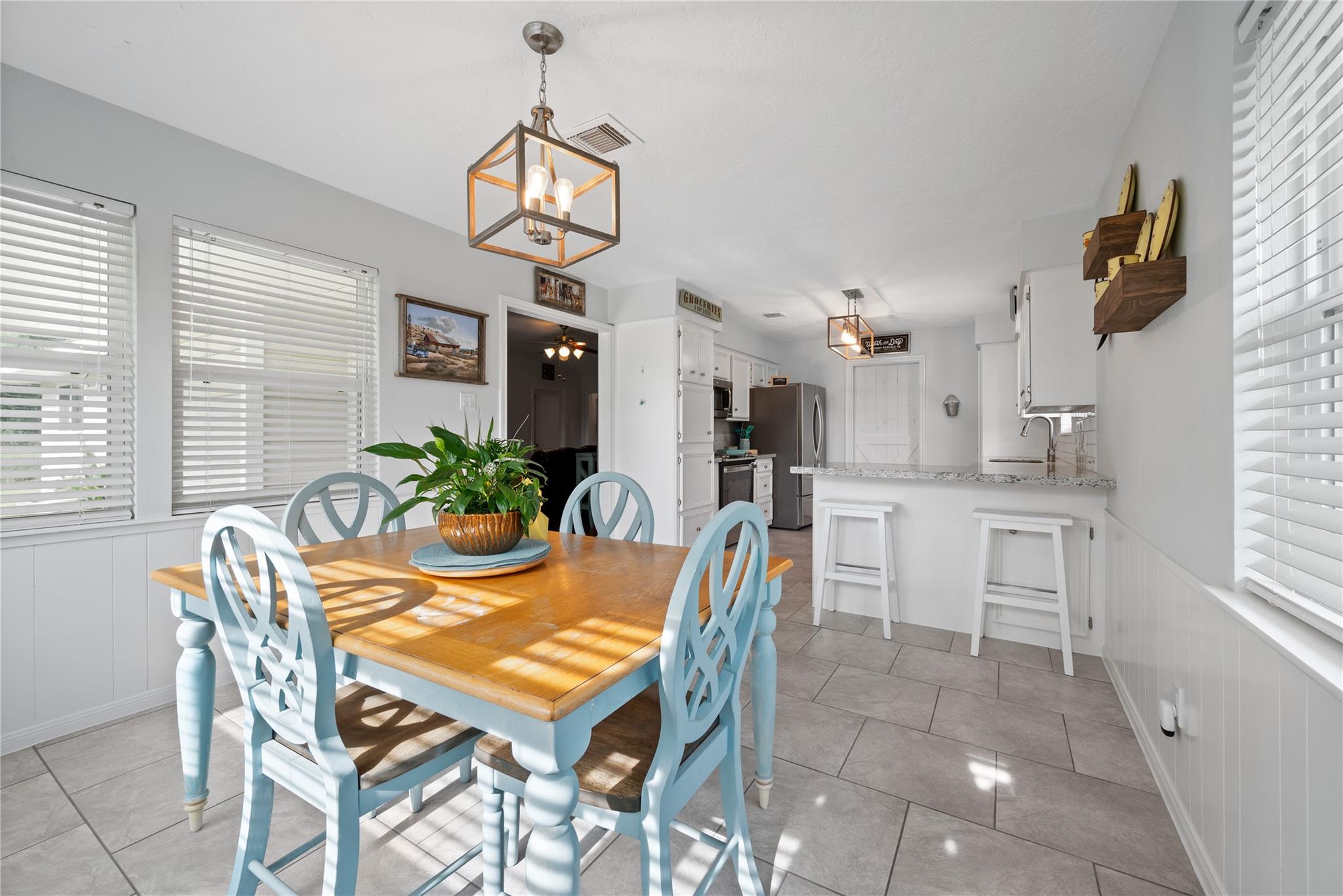 19661 Lazy Lane, Porter