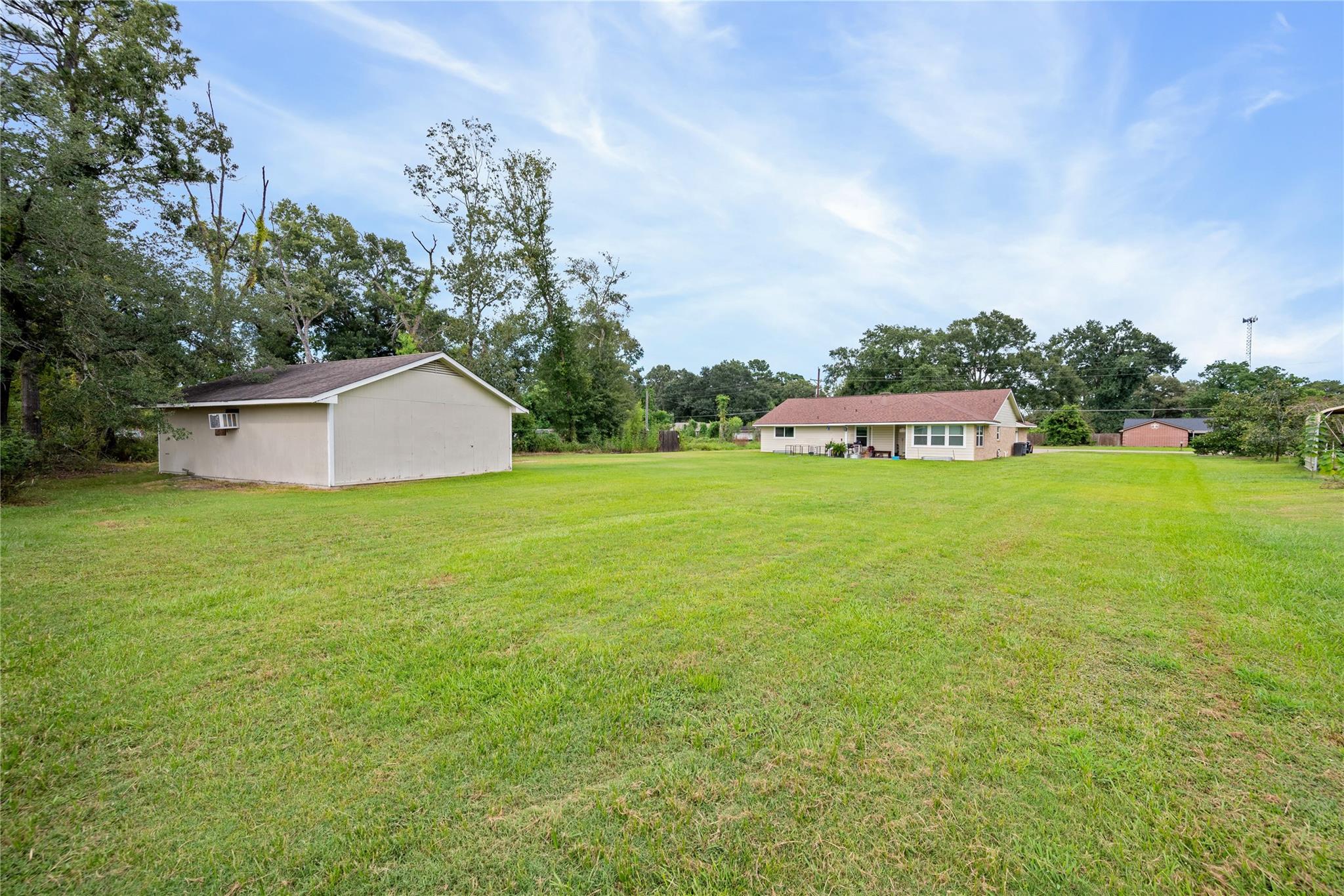 19661 Lazy Lane, Porter