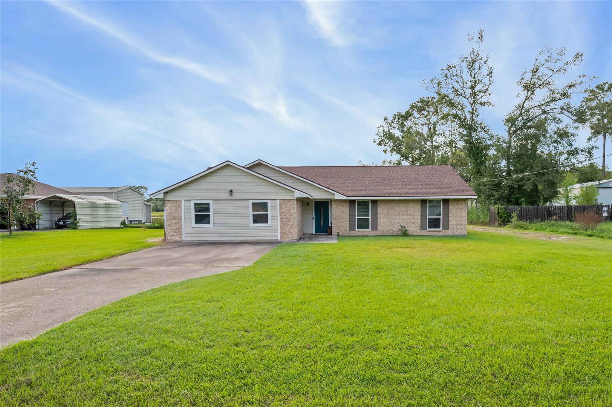 19661 Lazy Lane, Porter