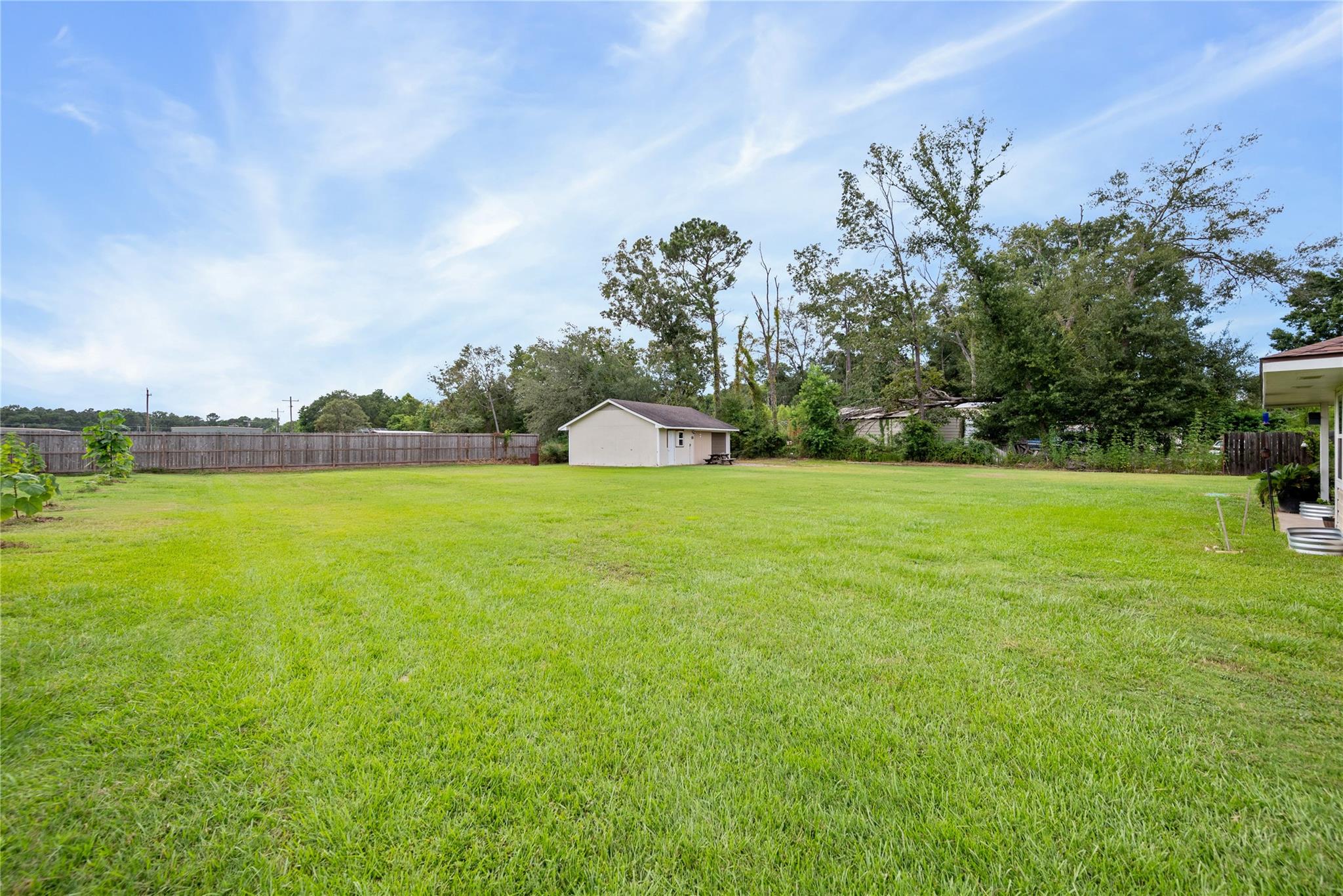 19661 Lazy Lane, Porter
