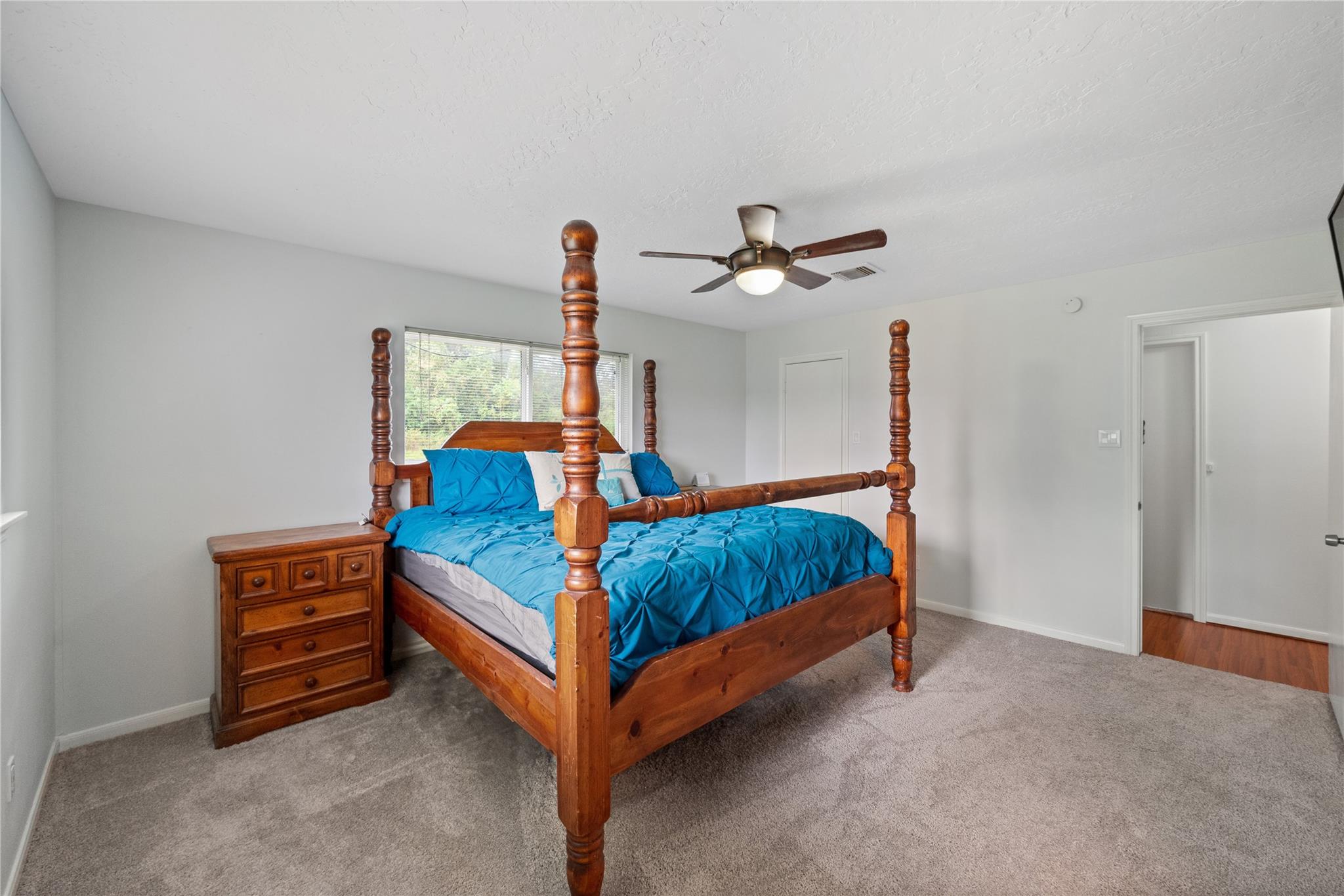 19661 Lazy Lane, Porter