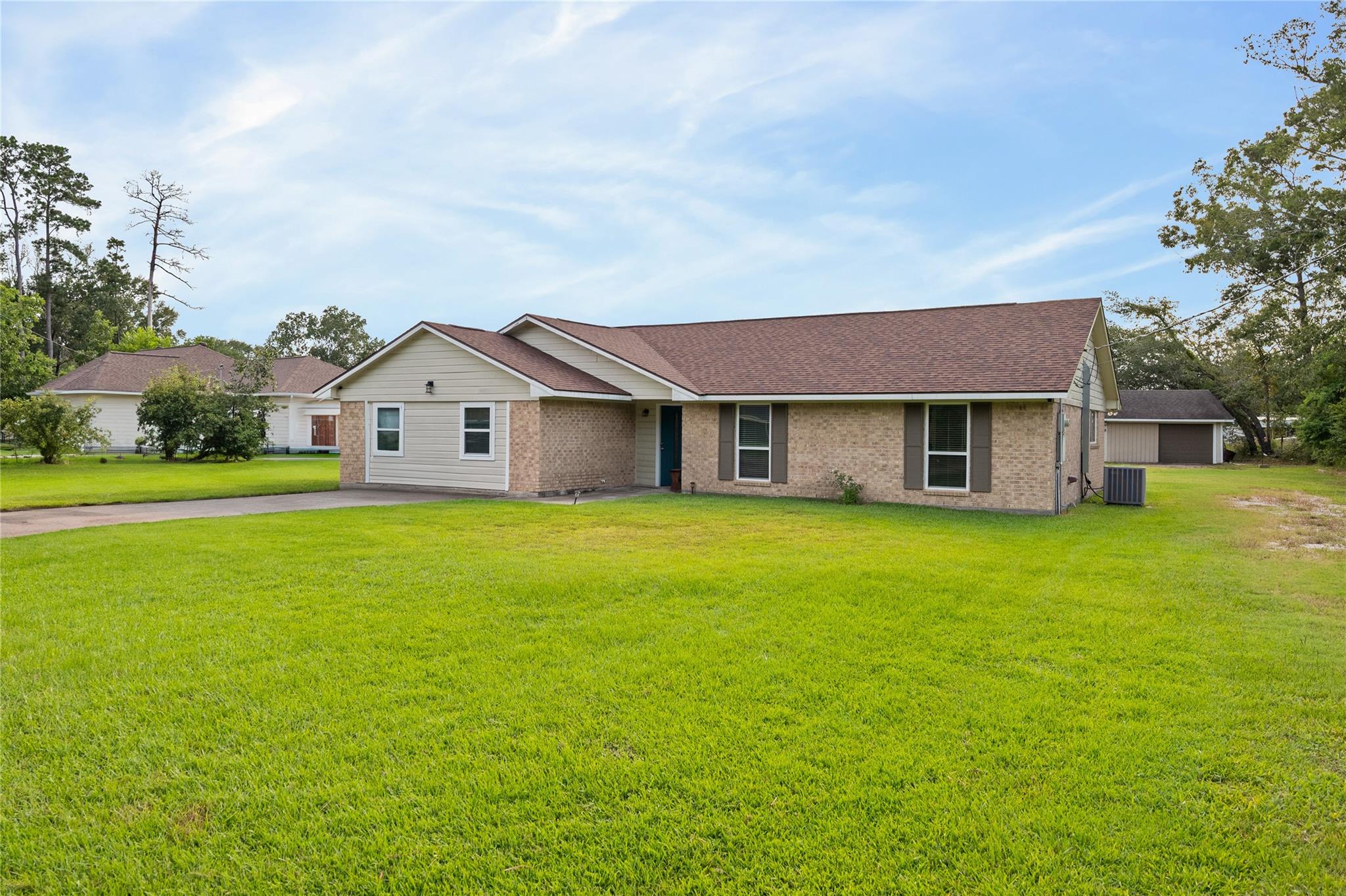 19661 Lazy Lane, Porter