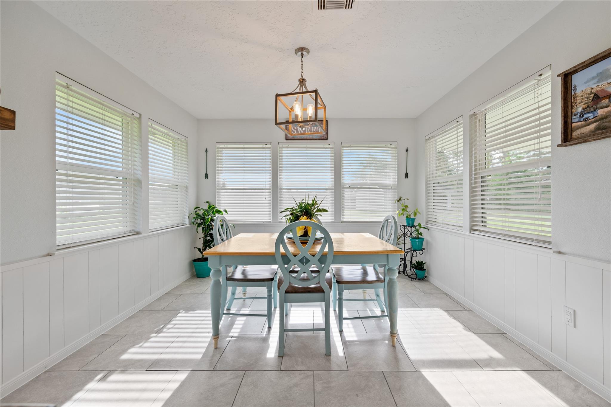 19661 Lazy Lane, Porter