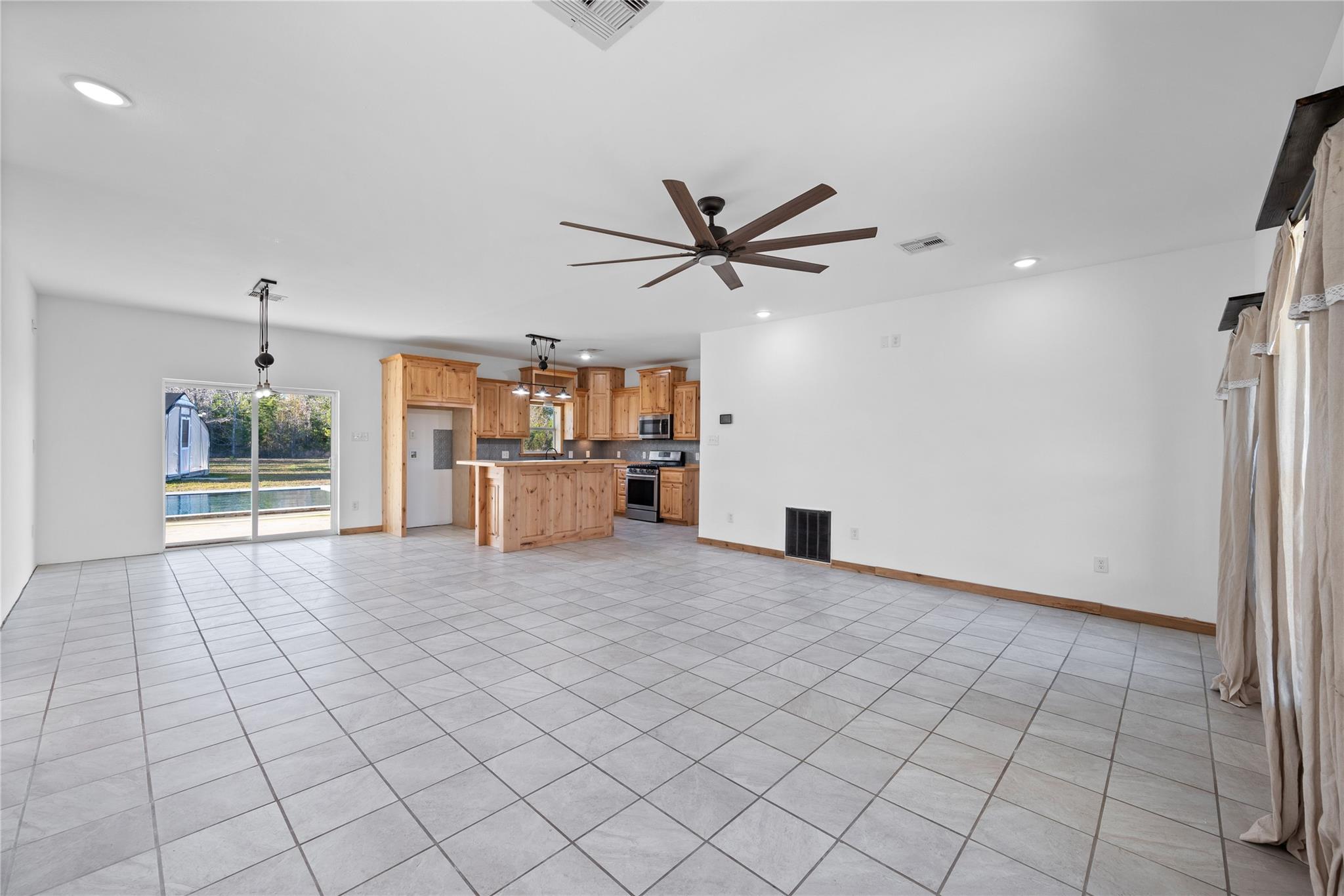 1193 Felix Currie Road