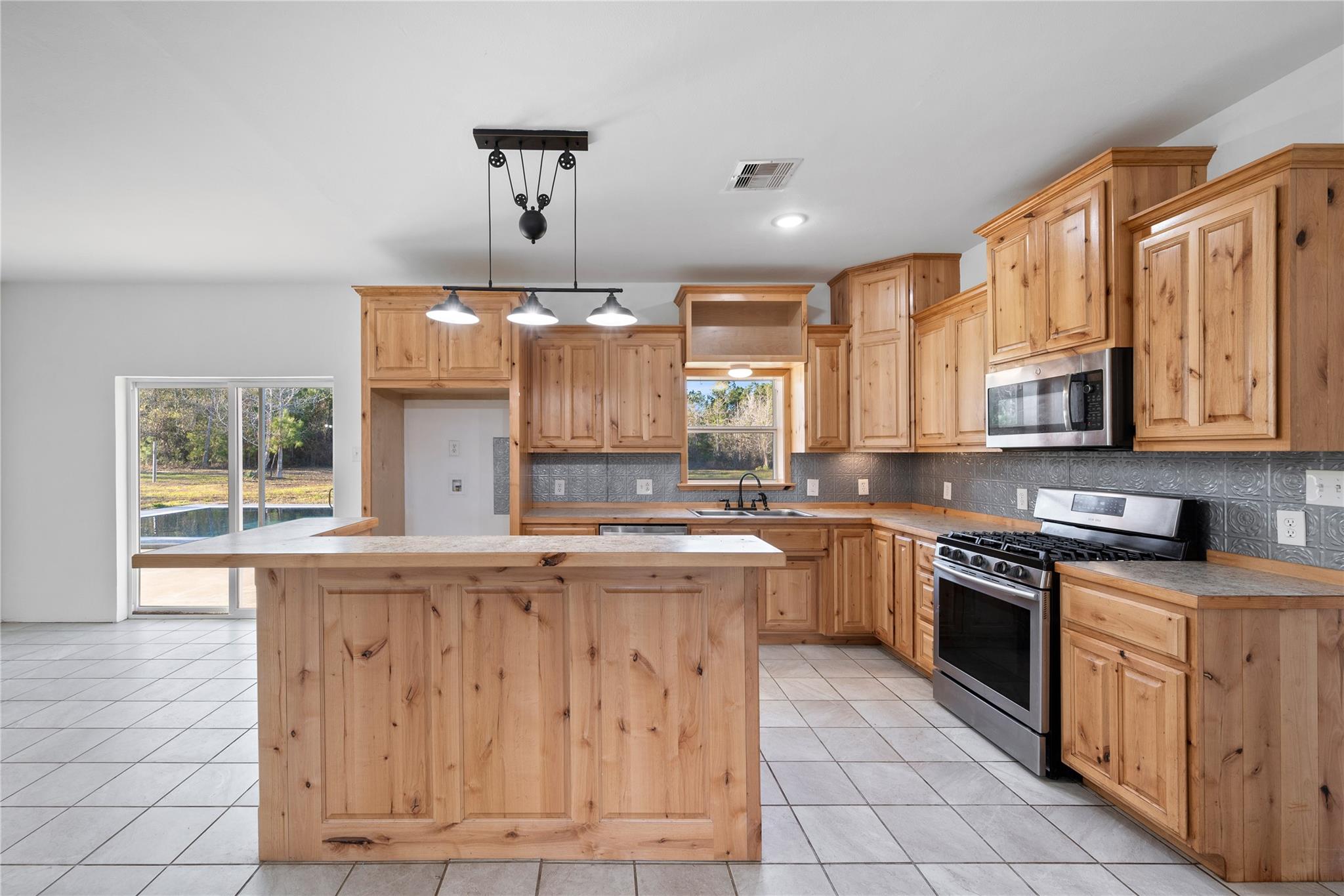 1193 Felix Currie Road