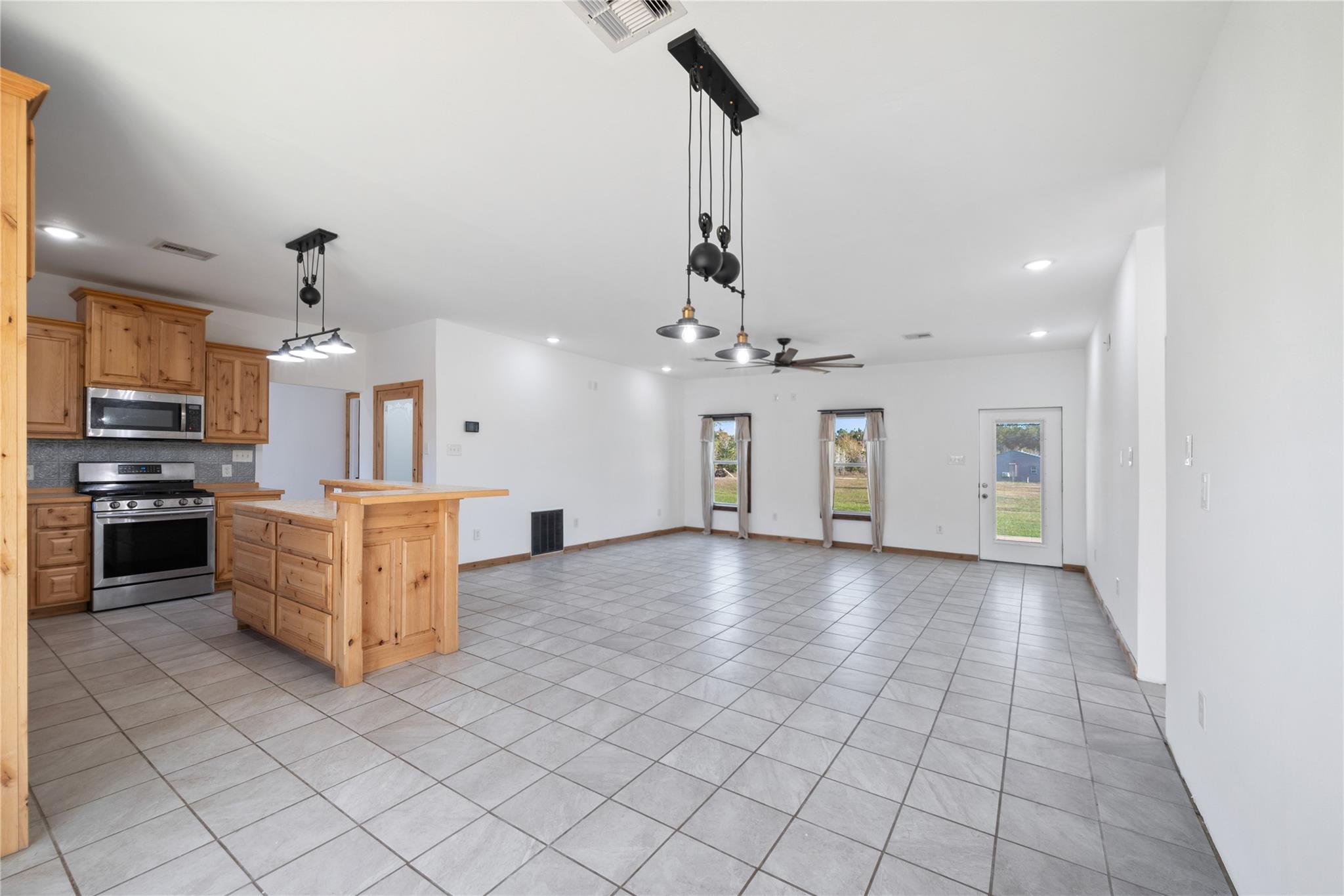 1193 Felix Currie Road