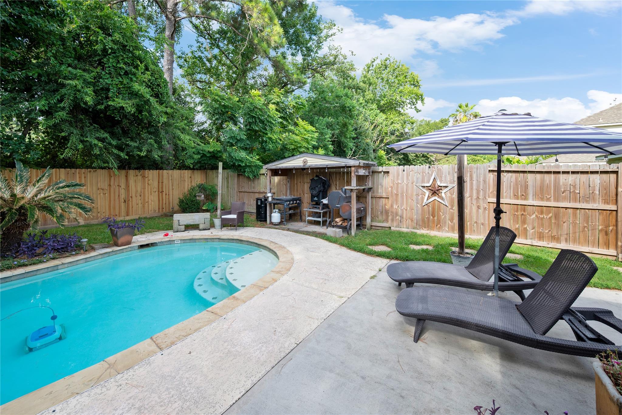 723 Far Pines Drive
