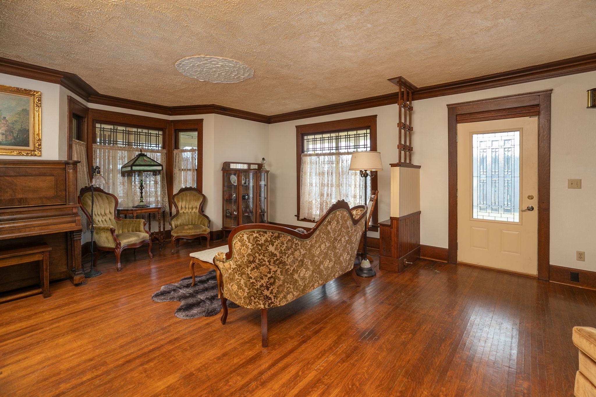 309 W Stevens Avenue
