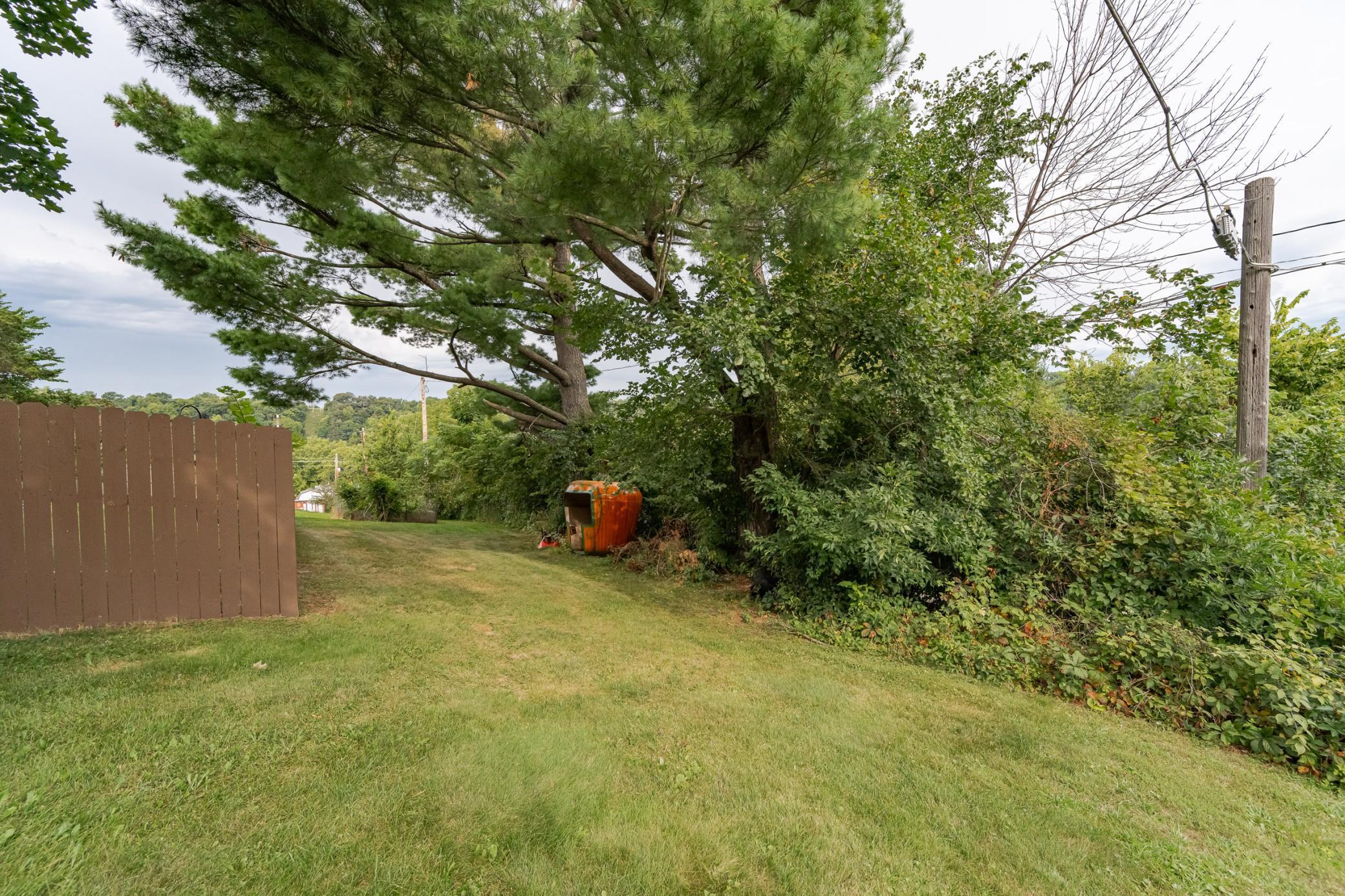 204 Hillcrest Street E