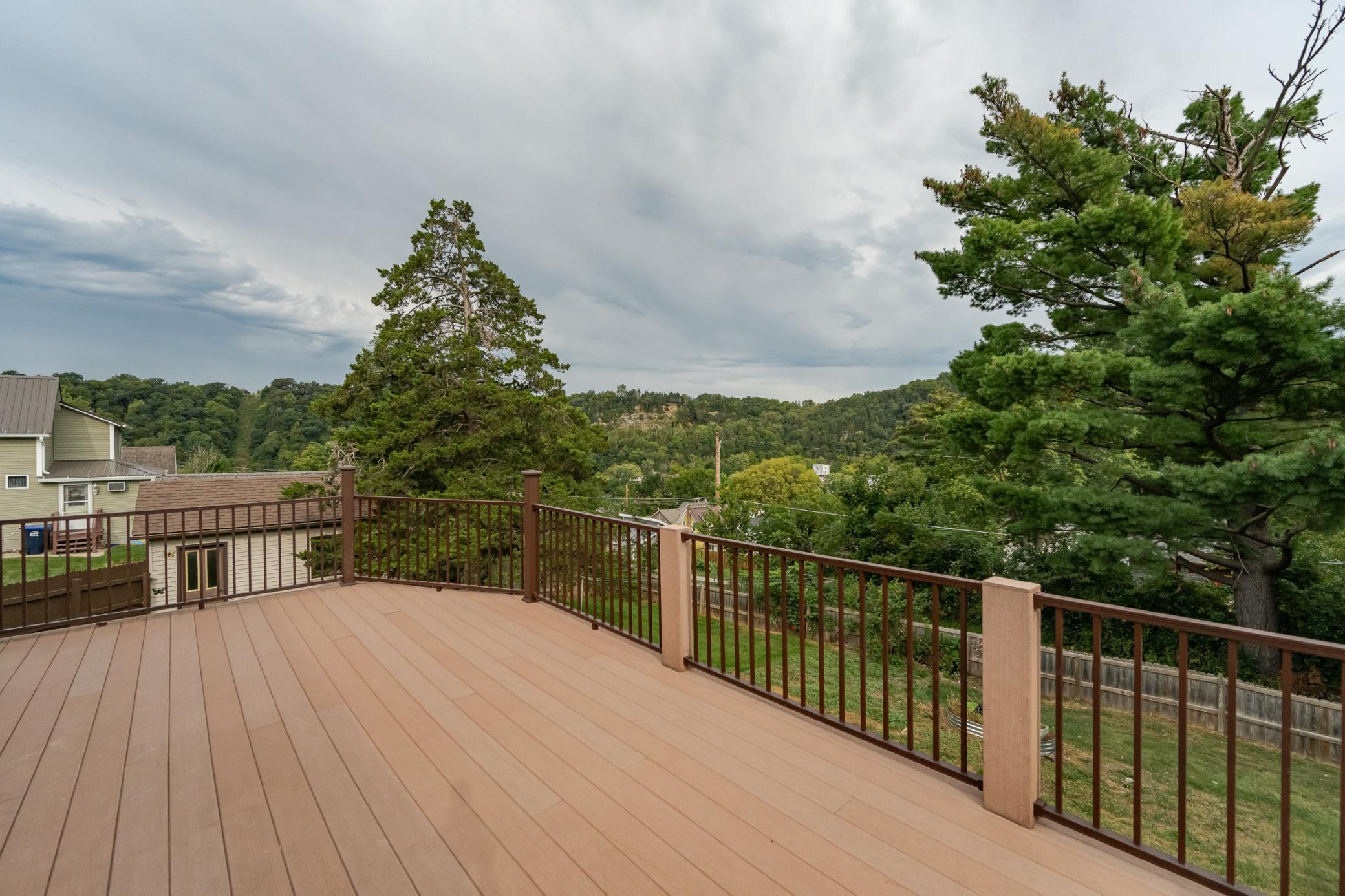 204 Hillcrest Street E