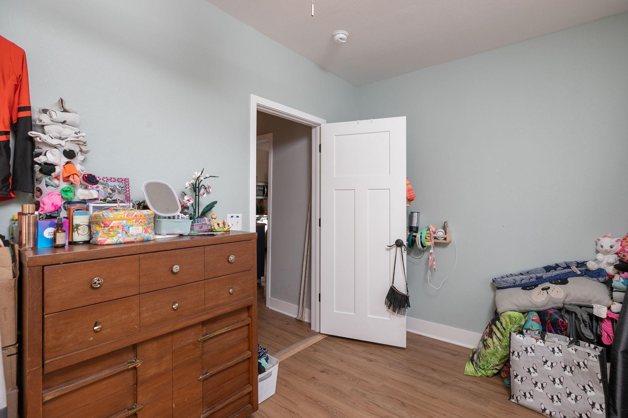 109 Elmwood Street E